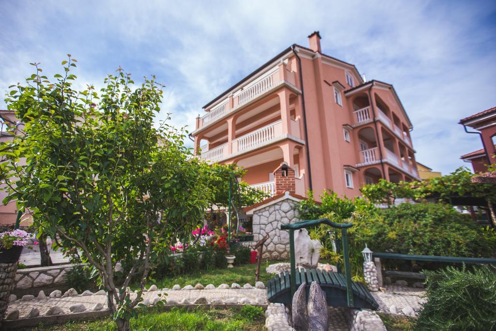 Kastell Apartments Lopar Exterior photo